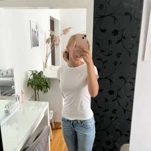 Vit t-shirt💕 - En vanlig vit t-shirt i storleken 146/152 till bra pris❤️