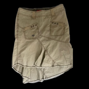 Army kjol esprit  - Köpt vintage! Fint skick!  