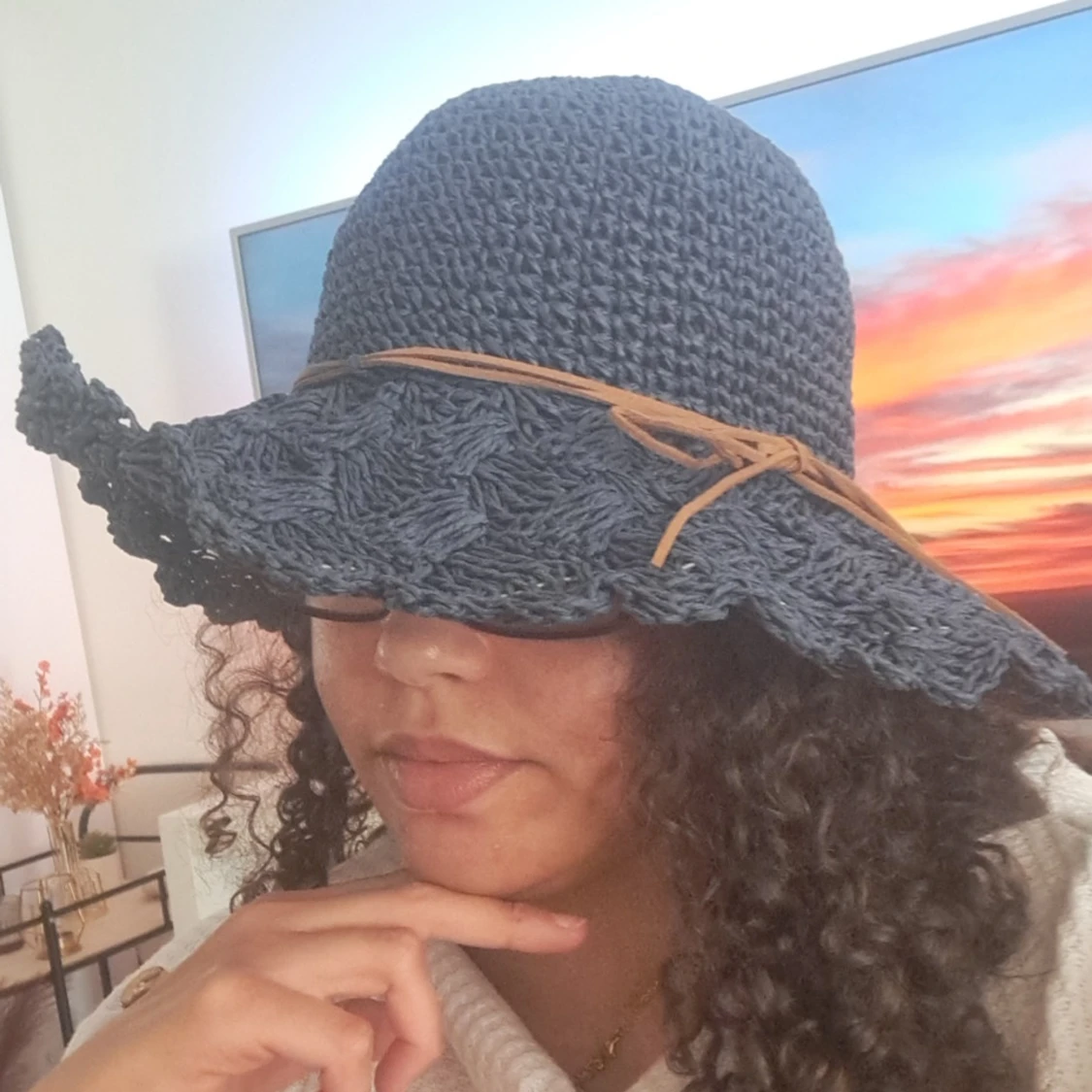 Blå stickad hatt med rosett - 2