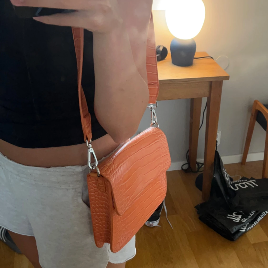 Orange axelväska - 90