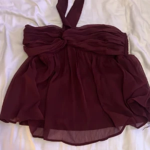 Nelly topp - Halterneck topp i nyskick😚