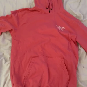 Vans hoodie - En rosa vans hoodie i storlek M, funkar för både män och kvinnor