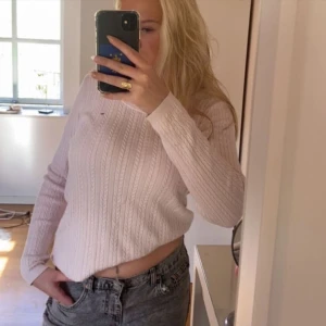 Tommy Hilfiger strik - Næsten ikke brugt. 