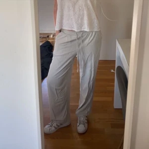 Vero moda bukser - Brugt okay, men fejler intet. 