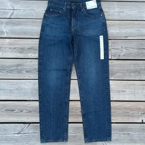 Uniqlo jeans  - Helt oanvändba uniqlo jeans med prislapp kvar. Storlek 30. Fler bilder, även hur de sitter på, finns!   Tags: cohen, nudie jean, saint Laurent, golden goose, lindeberg, gran sasso, Phillipe model, philippe model, dondup jeans, Levis, lee jeans, Ralph
