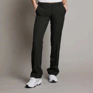 Biktok low waist kostymbyxor  - Säljer mina lowwaist kostymbyxor från bikbok då de är fel storlek!  Superfina på och väldigt populära💕