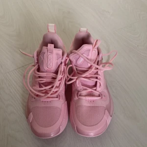 Ett par helt nya way of Wade 10 som jag aldrig har använt och box medföljer  - Fina och helt nya 