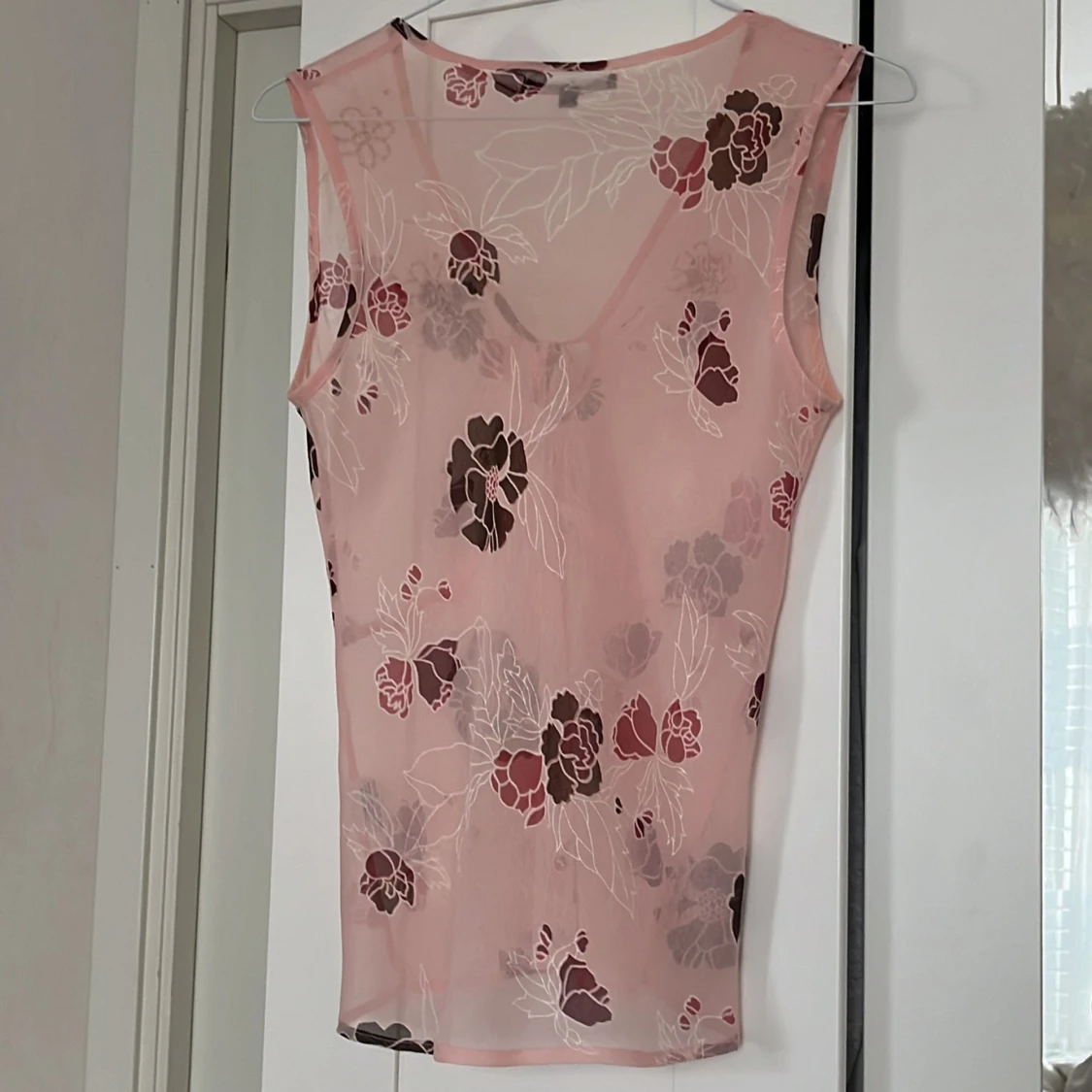 Söt topp med guldpaljett detaljer - 92