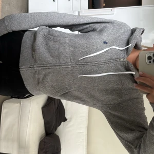 Hoodie från Ralph Lauren  - En supersnygg hoodie från Ralph Lauren i storlek Xs. Hoodien är i bra skick🤗🤗