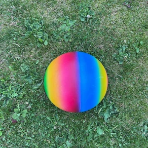 Fotboll -  Väldigt fin oanvänd och ovanlig fotboll. Denna fotboll är en av värdens bästa fotbollar. 