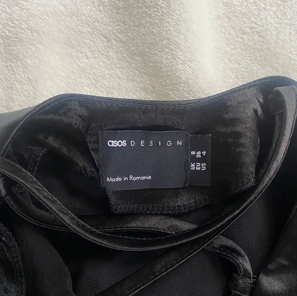 Asos satinklänning - 91