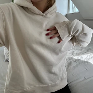 Cremefärgad hoodie✨ - Fin crémefärgad hoodie💕