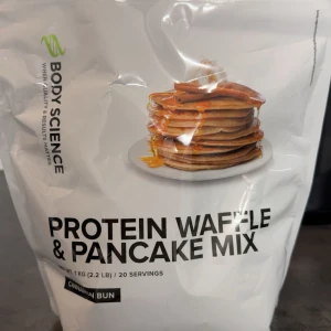 Protein våffla/ pannkaka mix - Helt ny använt 1 dl men gillade ej den. Köpt för 1 vecka sen. Köpt på mm sport. 