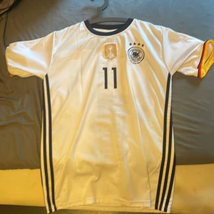 Fotbollströja - Säljer denna Reus tröja för har aldrig använt och är för stor för mig
