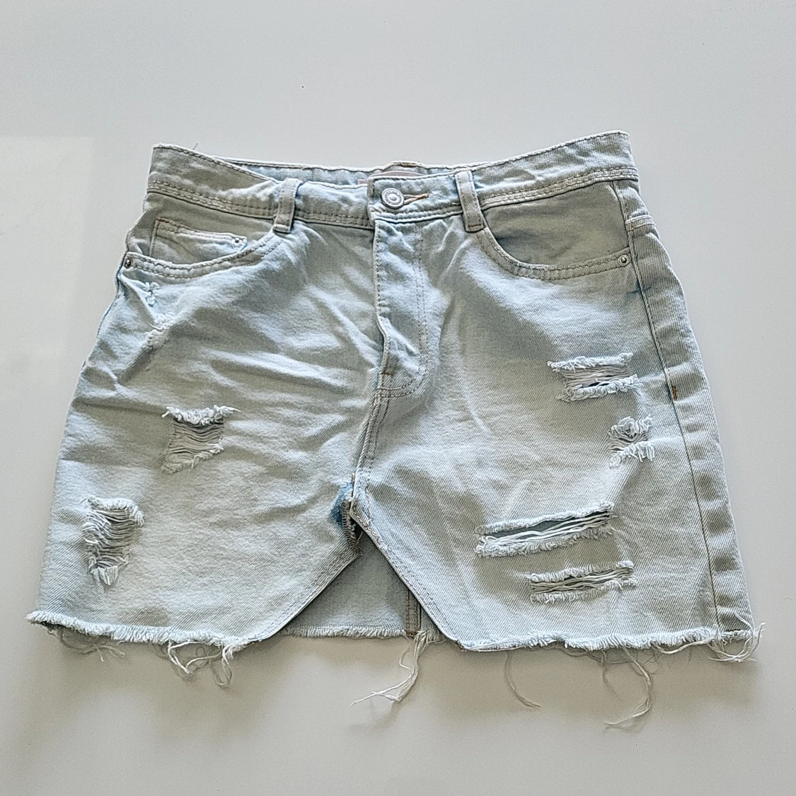 Ljusa jeansshorts från Zara