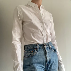 Tommy Hillfiger skjorta  - Figursydd Tommy Hillfiger skjorta i strl 34