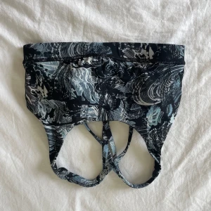 Tränings topp från Lululemon - Fin tränings topp från Lululemon! Ny skick, använd en gång! Finns matchand tränings byxor till!