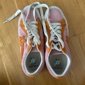 Golf le fleur x Converse - Säljer eftersom jag inte änvänder dem längre. Använt några gånger så de är fortfarande i bra skick!