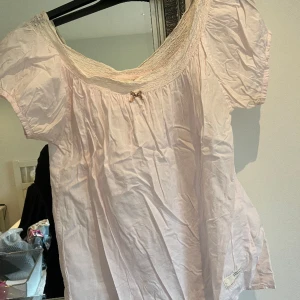 Odd Molly blus - Odd Molly blus i fint men använt skick! Storlek 3 motsvarar stor M eller liten L 