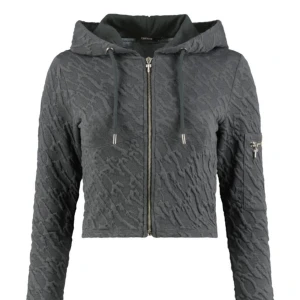 Kofta Trapstar - Supersöt kofta från Trapstar. Använd vid få tillfällen så i mycket fint skick. Croppad tight modell. Vet tyvärr inte om den är XS eller S men skulle ändå säga att den passar båda!