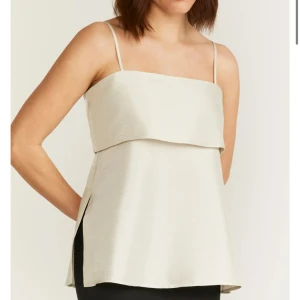 MQ TOPP - Fin vävd blus/ linne/ topp från Alexia Kafkaletos xo Stockh lm Studio. Helt ny oanvänd. 700kr ny. 