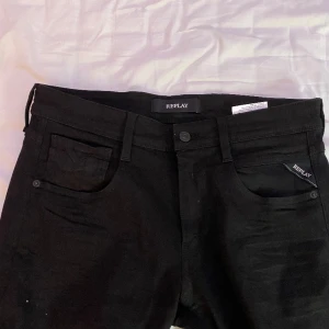 Replay anbass  - Typ helt nya Replay anbass jeans använda 3 gånger ny pris 1500kr säljer för 750