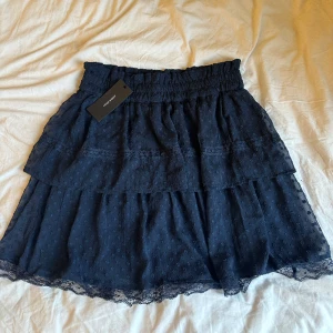 Kjol - Kjol från vero Moda, aldrig använd!🥰