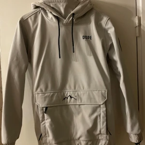 Dope jacka - Superbra skidjacka! Några år gammal men använd sparsamt. 