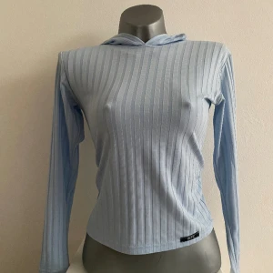 Topp - Vintage ljusblå topp