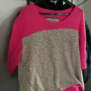 Stickad tröja By Malene Birger - I fint skick, stl Lz
