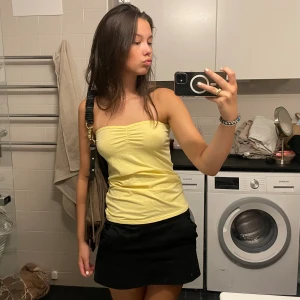 Topp - Söt ljusgul tub topp 💗