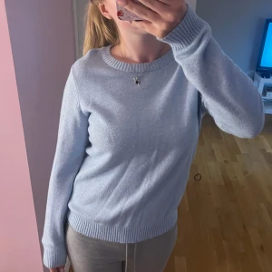 Stickad tröja 😽 - super fin stickad tröja! 