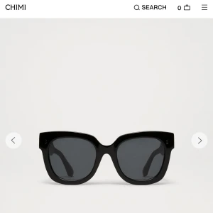 Chimi 08 black - Superfina solglasögon från chimi i modellen 08 black, använda max 2 gånger o säljs på grund av att jag har andra som kommer mer till användning!!☺️☺️ nypris= 1350 mitt pris= 700💘💘 priset kan diskuteras🤗🤗