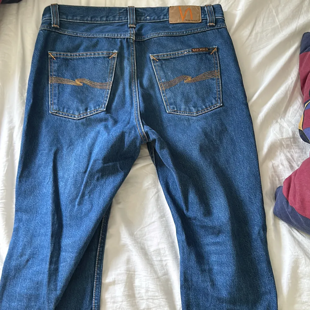 Säljer mina nudie jeans då jag har köpt ett par nya.  Ny pris 2500. 100% Äkta. Pris kan diskuteras vid snabb affär . Jeans & Byxor.