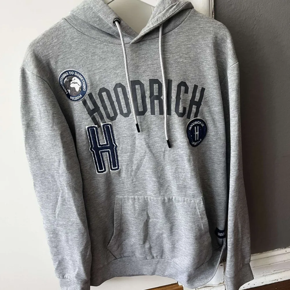 Sällan använd hoodrich hoddie i relativt bra skick. Vid intresse skriv privat.. Hoodies.