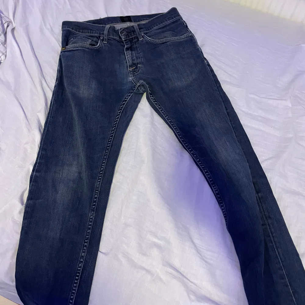 Säljer mina tiger of sweden jeans som inte passar mig längre om du har funderingar eller frågor så är de bara att hojta svara på allt.. Jeans & Byxor.