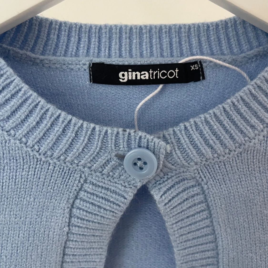 Populär stickad kofta från Gina Tricot  - 90