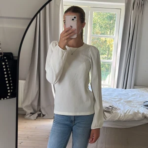 Blus  - Fin blus från Cubus, nästintill oanvänd! Storlek xs 