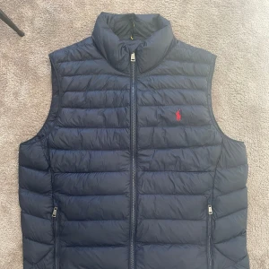 Ralph Lauren väst i mycket bra skick - -