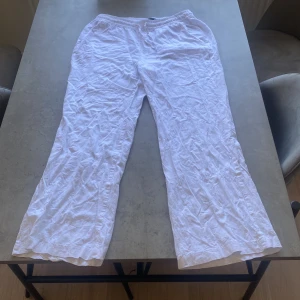 Linnebyxa  - Linnebyxor med en ficka  Använda en gång  