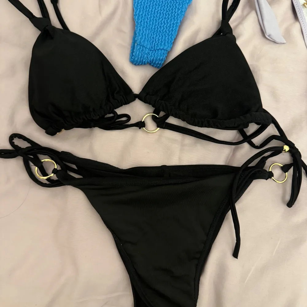 Bikinis alla för 50kr. Hör av dig om du vill ha någon separat . Övrigt.