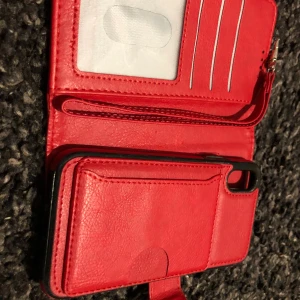Ny Plånboksfodral till iPhone X  2 delar skinn/ Röd - En ny Plånboksfodral till iPhone X 2 delar  Färg:Röd Allt är som mina bilder