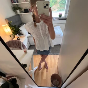 Mango blus - En super fin vit blus från mango som endast är använd ett fåtal gånger 💕