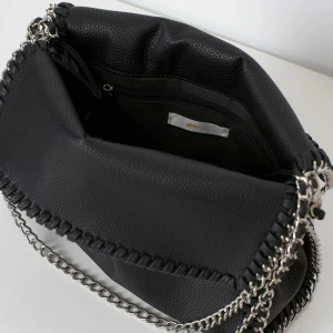 stella mc liknande  - säljer denna stella mc liknande väska. aldrig använd 