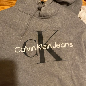Calvin klien - Calvin Klien hoodie nytt pris 899