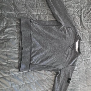 Calvin Klein  - Storlek S jätte fin grå tröja 