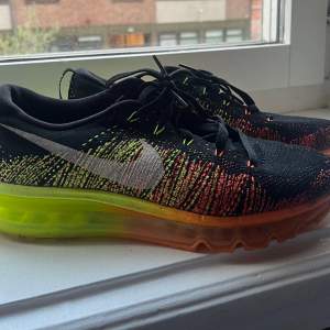 NIKE Sneakers  Modell: FLYKNIT MAX Fint skick 