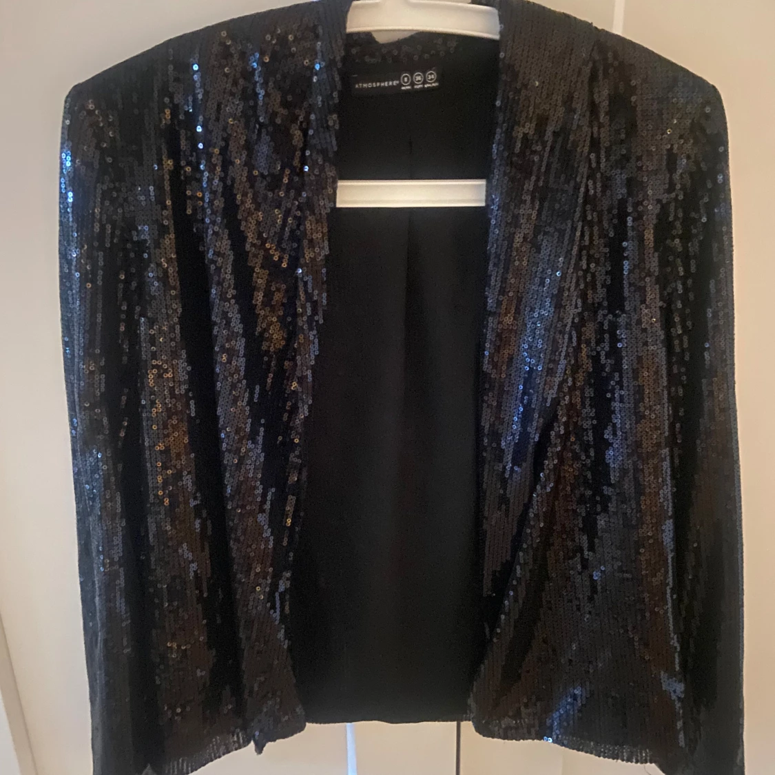 Svart paljettjacka från Atmosphere