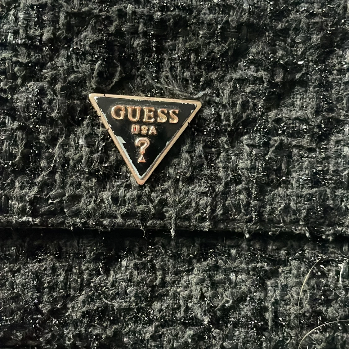 Svart handväska från Guess - 91