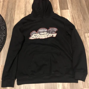 trapstar shooters  - trapstar shooters för liten på mig, plus tömmer garderoben kontakta för mer info!